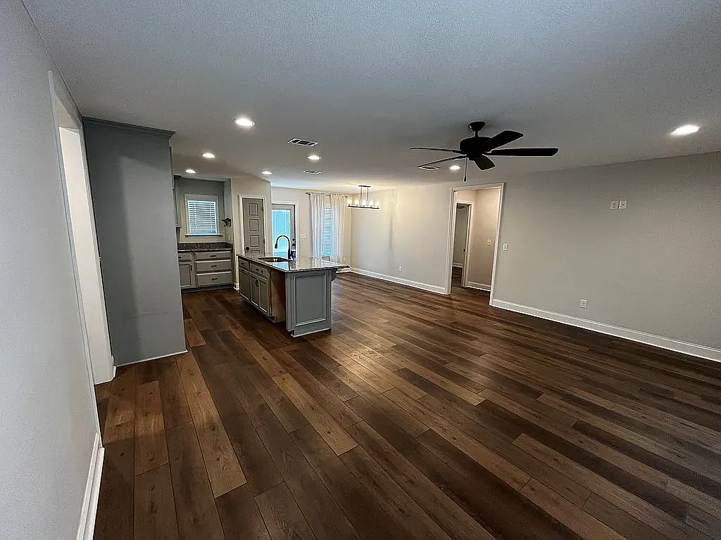 3 bed, 1316 sqft, $1,850 — Photo 4