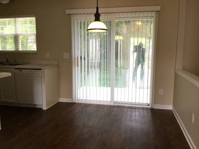 2912 Hayling Dr — Photo 4