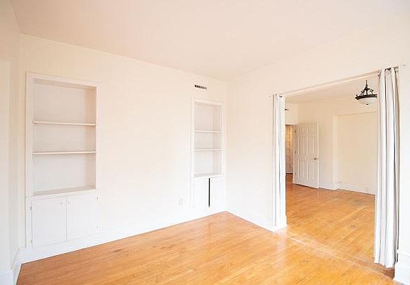 2nd image of 2813 E Belleview Pl APT 8