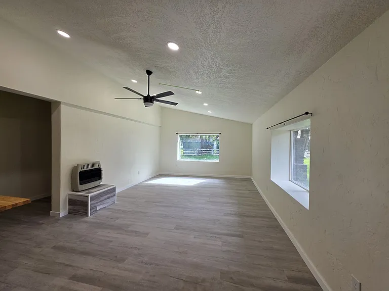816 N 17th Ave — Photo 3