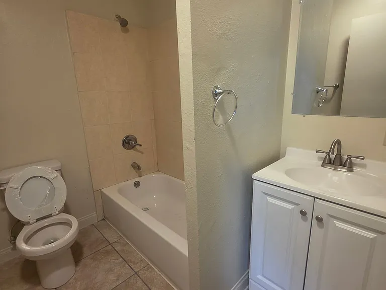 395 San Felipe Rd #5 — Photo 4