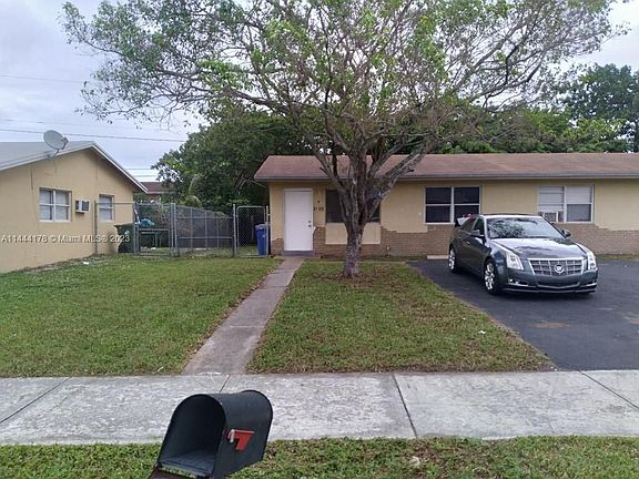 5th image of 2120 NW 21st Ter #1-2