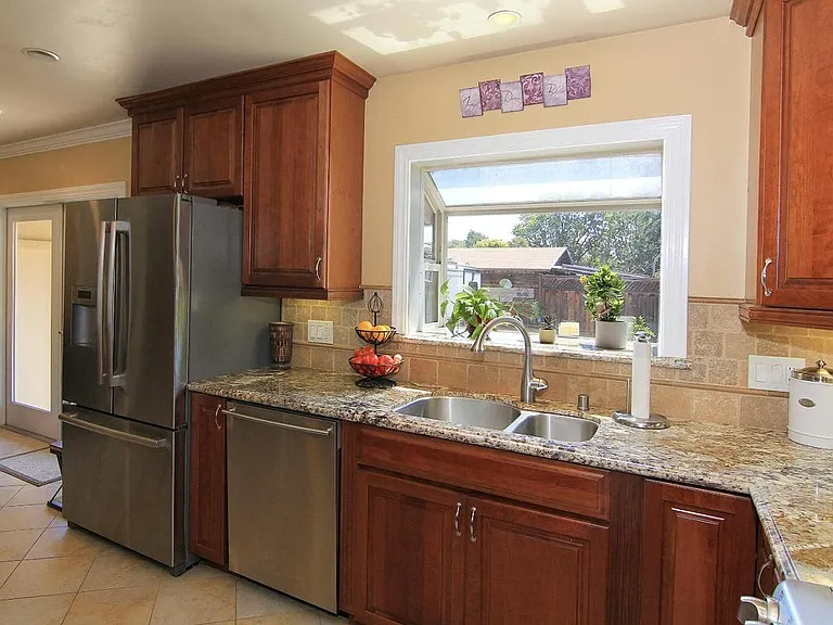 14300 Bercaw Ln — Photo 5