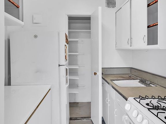 3rd image of 440 E 79th St APT 11H