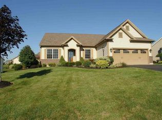 11 Bedford Cir, Mechanicville, NY 12118