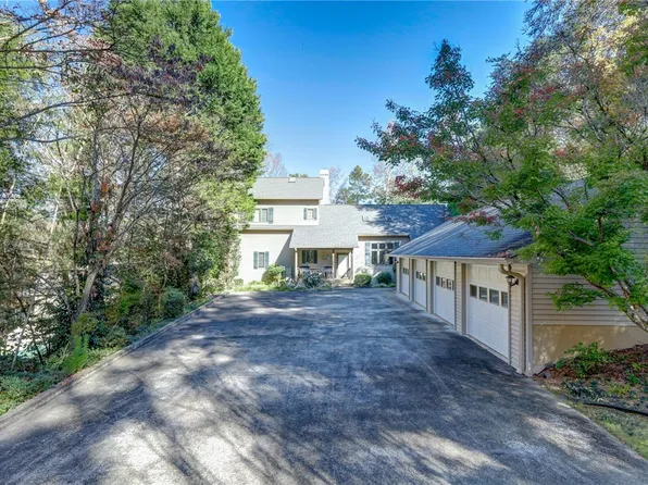 146 S Shore Dr, Fair Play, SC 29643