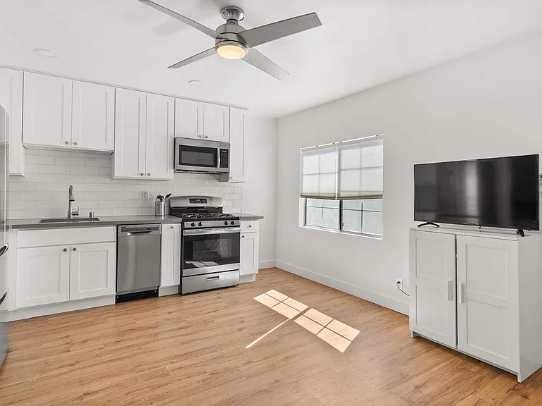 3124 Helms Ave #1/2 — Photo 4