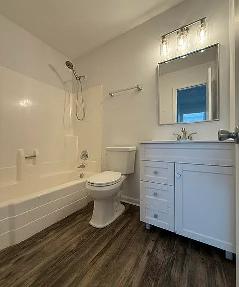 3459 Sutherland Dr — Photo 9
