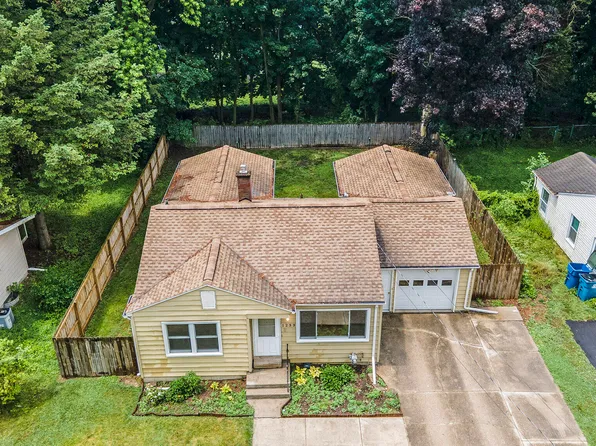 1233 Craft Ave, Kalamazoo, MI 49048