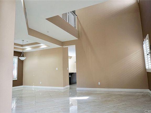3rd image of 9056 Hayvenhurst Ave