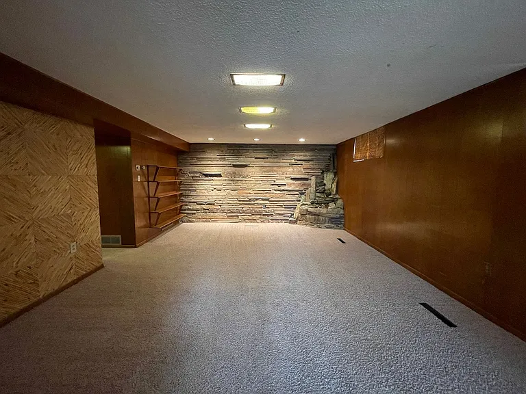 1124 Birch Ln — Photo 35
