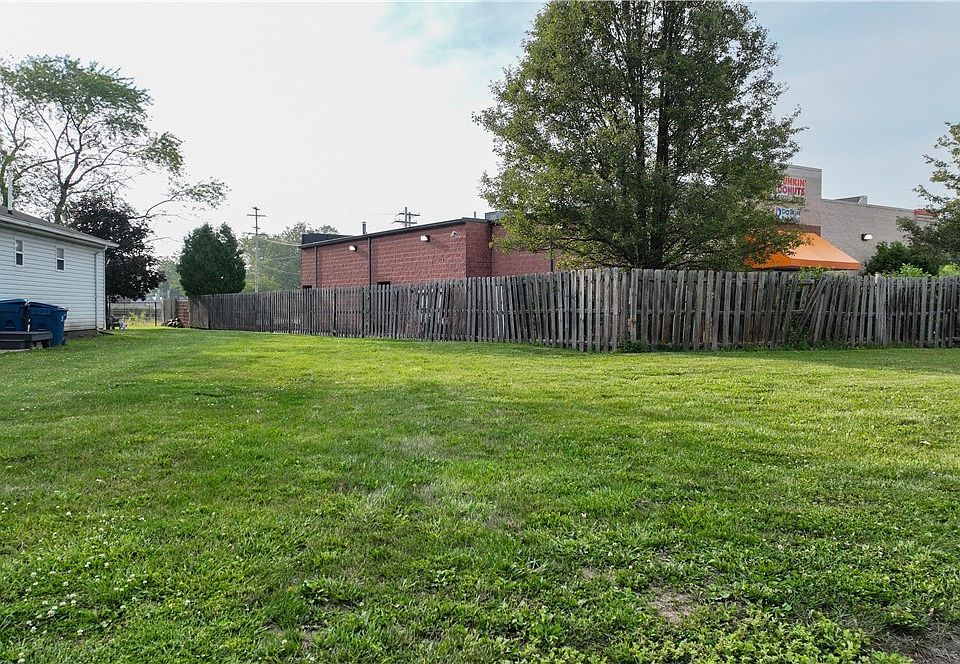 1st image of 28 Axtell Ave