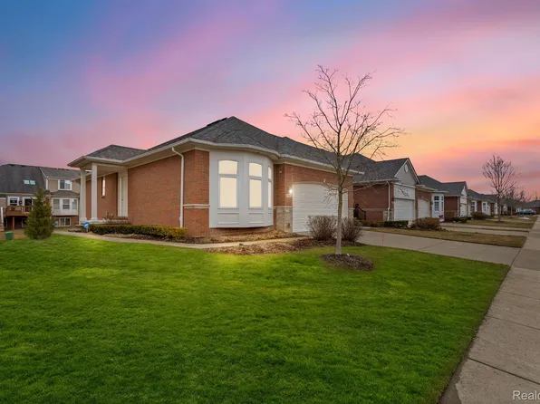 14860 N Park Dr, Shelby Township, MI 48315