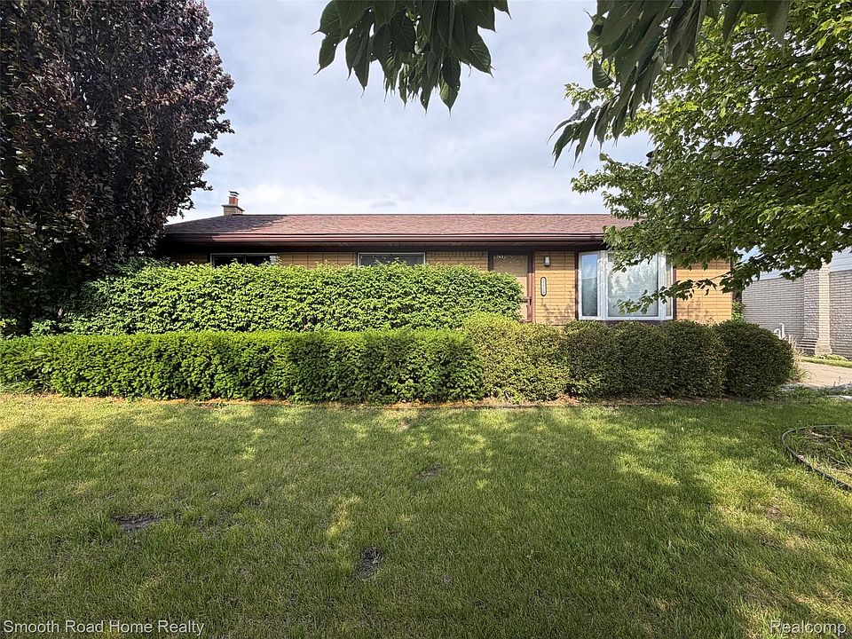 1st image of 27719 Mayfair Ave