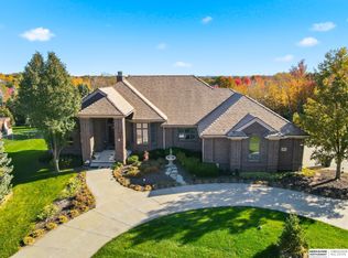 931 N 143rd Avenue Cir, Omaha, NE 68154