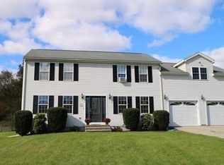 8 Edward Rd, Dudley, MA 01571