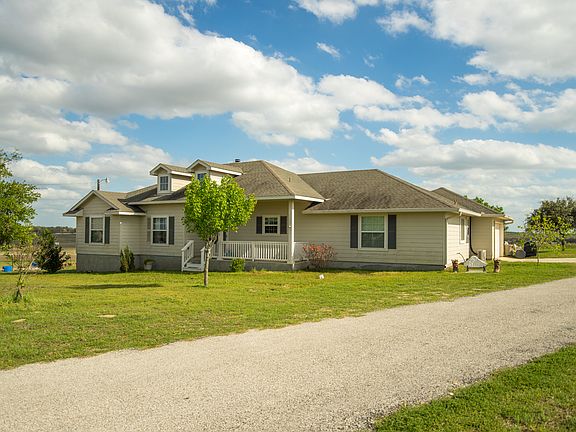 2nd image of 418 Clover Ln