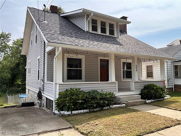 3rd image of 604 Phillips St