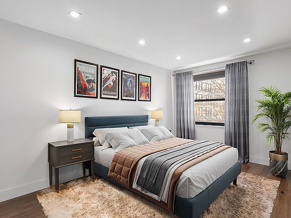 4th image of 125 Barrow St APT 3A