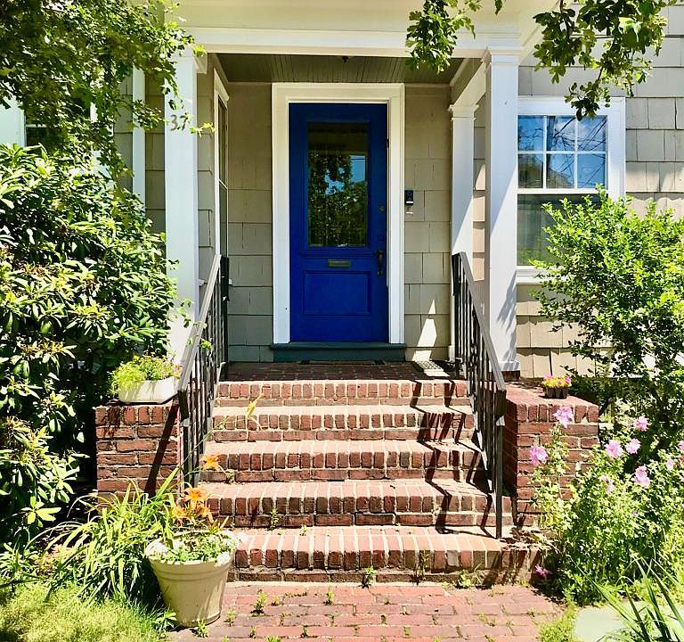 37 Gorham Ave, First floor unit