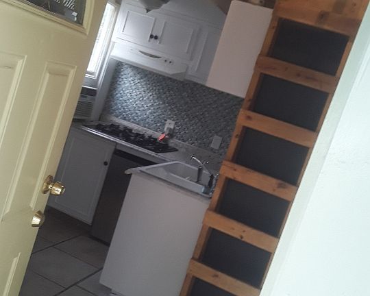 5th image of 1701 Perez St #1