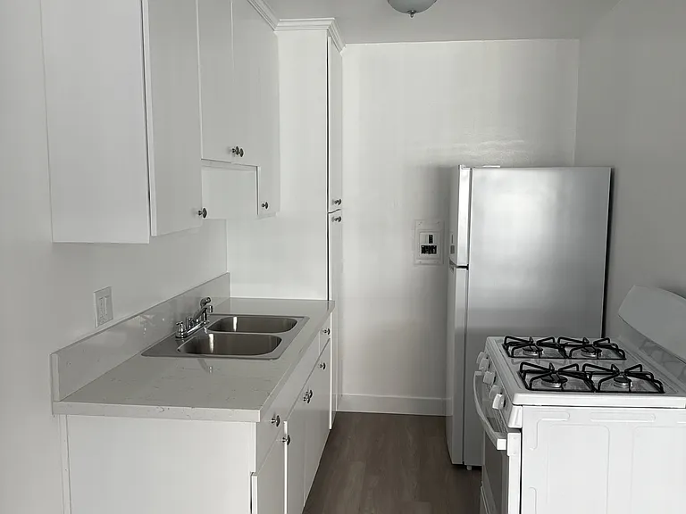 3321 S Canfield Ave #19 — Photo 3