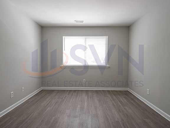 3rd image of 1806 Chapel Hill Rd #1806