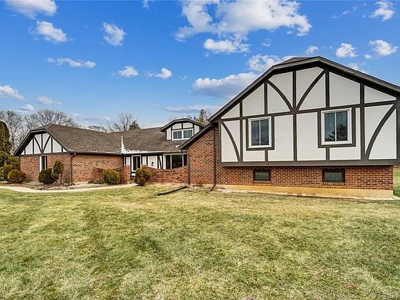 3rd image of 2579 Timber Brook Ln