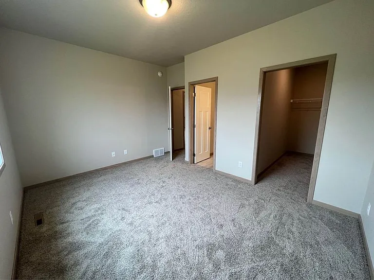 1512 Keystone Cir NE — Photo 10