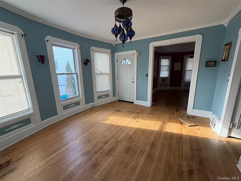 184 Highland Ave — Photo 8