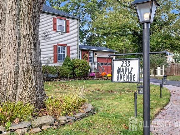 3rd image of 233 Maple Ave