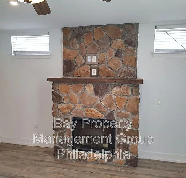 221 W Main St #7 — Photo 2