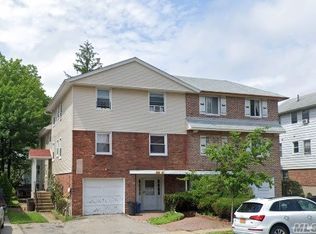224-21 57th Ave, Oakland Gardens, NY 11364