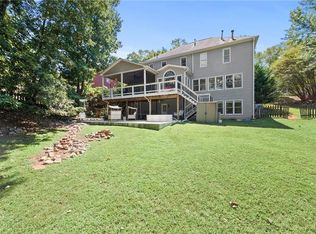 110 Penwick Dr, Roswell, GA 30075