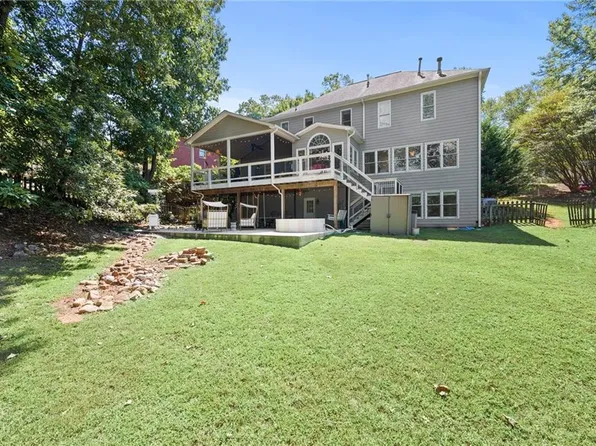 110 Penwick Dr, Roswell, GA 30075
