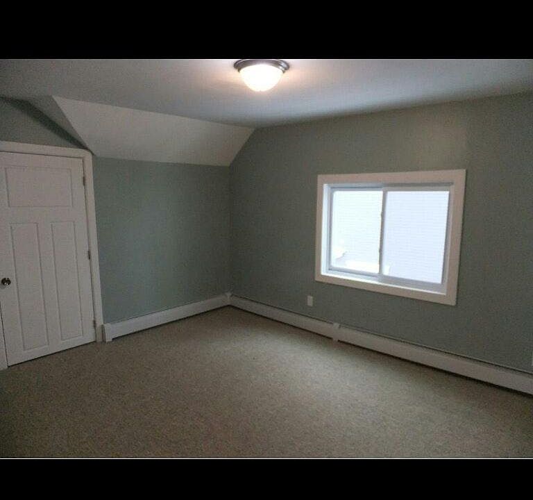 2nd image of 683 Magnolia Ave E