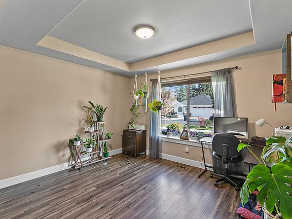 4th image of 61214 Geary Dr