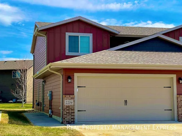2206 S Ronsiek Ave, Sioux Falls, SD 57106