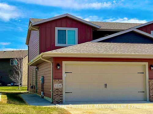 2206 S Ronsiek Ave Photo 1