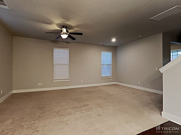 3rd image of 4802 Kingdom Dr