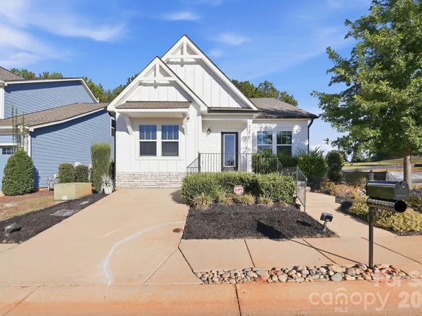 21216 Sanctuary Dr, Lancaster, SC 29720