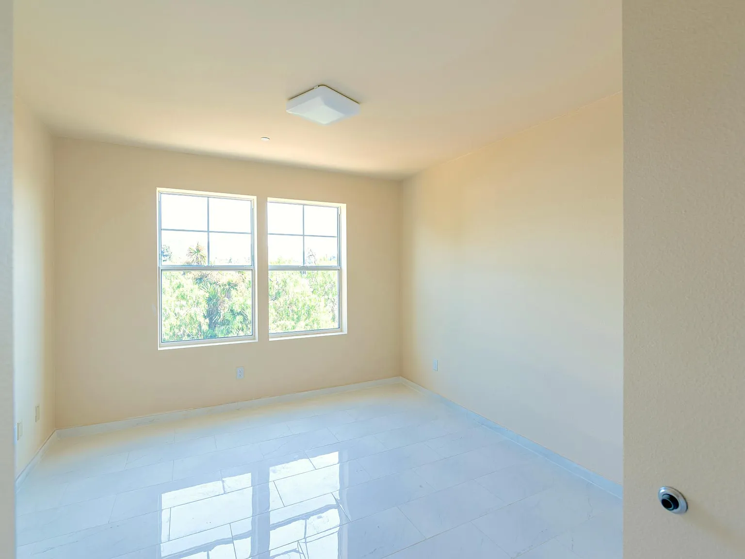 2 bed, 1360 sqft, $3,295 — Photo 3