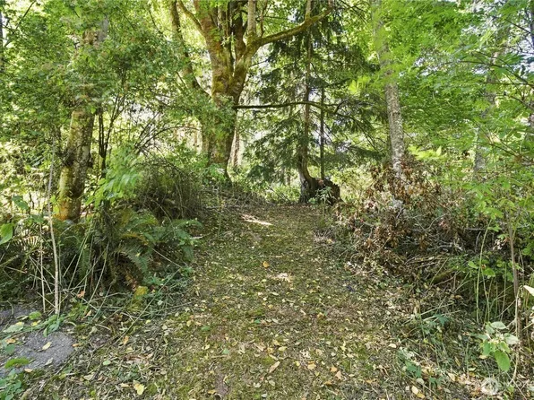 1 NHN Leroy Circle, Clinton, WA 98236