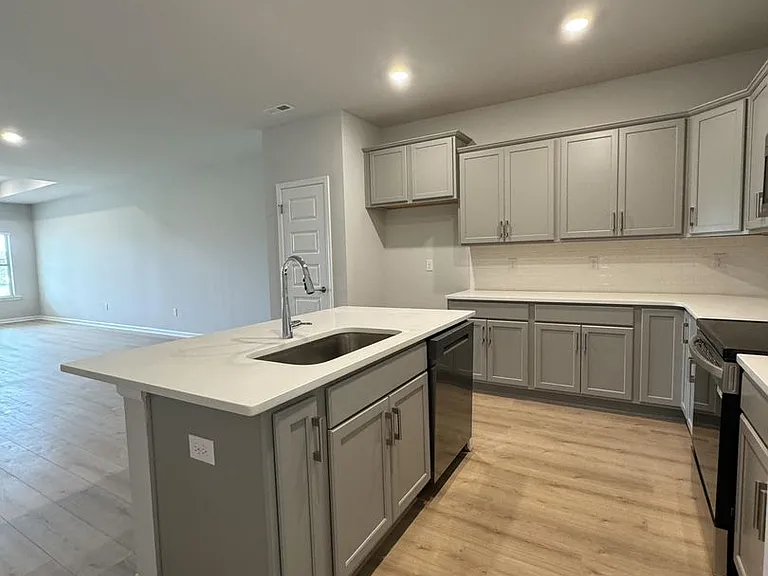 318 Cornstalk Cir — Photo 6