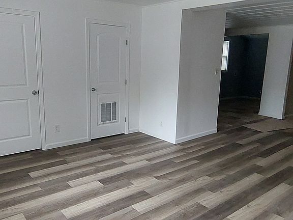 3rd image of 8601 Woodland Ave