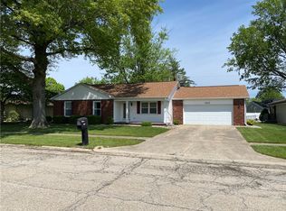 1831 McComb St, Charleston, IL 61920
