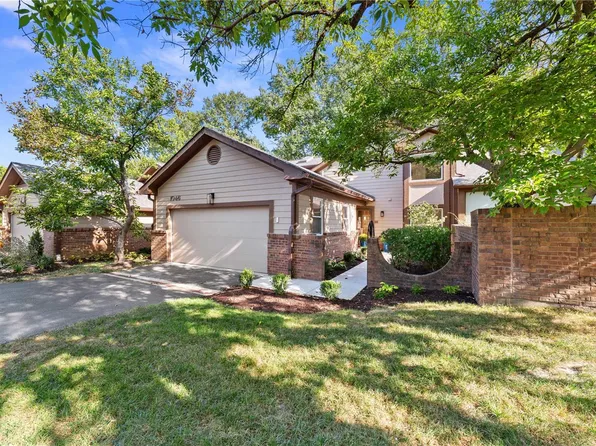 1046 Nobleman Dr, Saint Louis, MO 63146