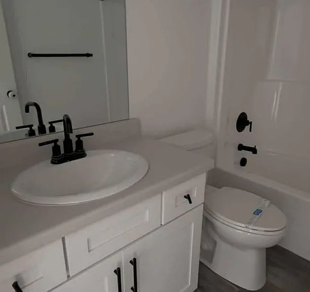 1467 W Holland Dr — Photo 9