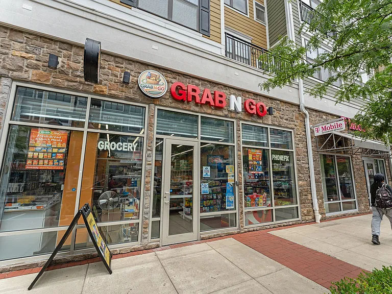 Grab n' Go nearby!