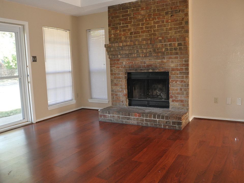 1st image of 104 Lawndale Dr